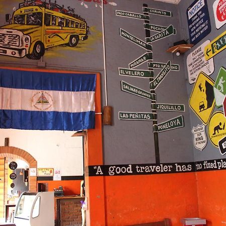 Bigfoot Hostel León Extérieur photo