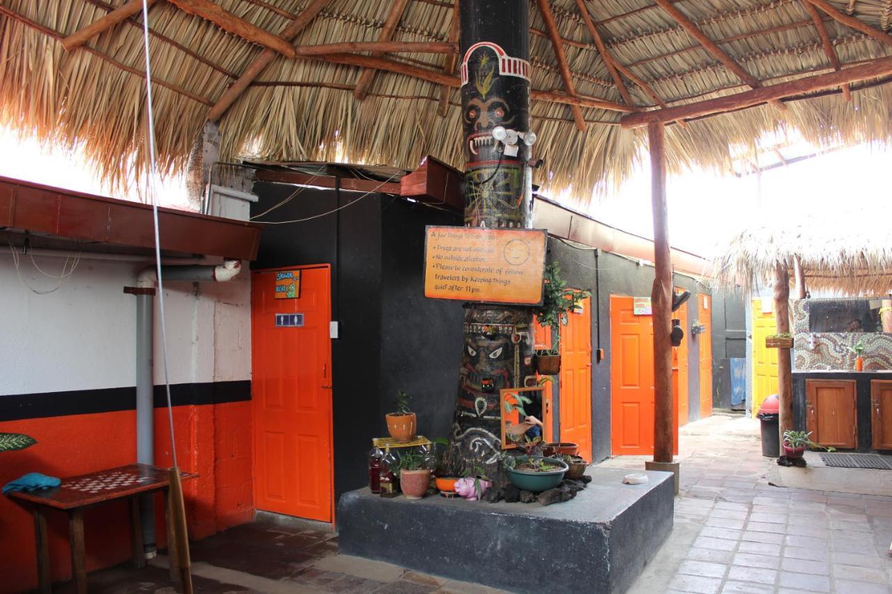 Bigfoot Hostel León Extérieur photo
